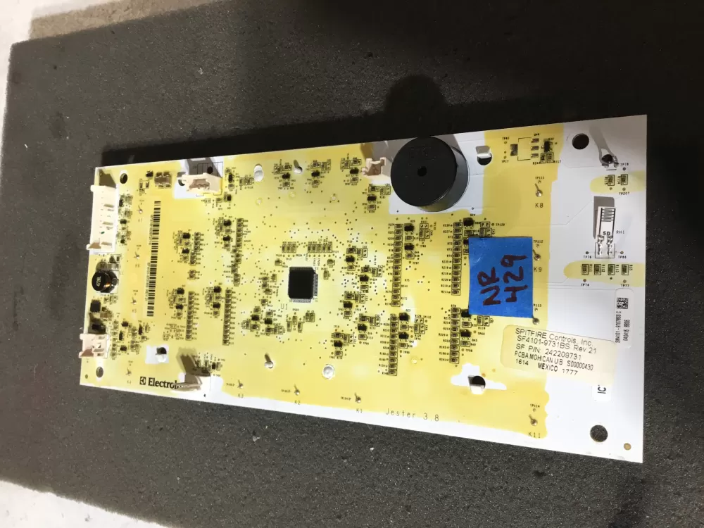 Frigidaire 242209731 Refrigerator Display Control Board AZ105929 | NR429