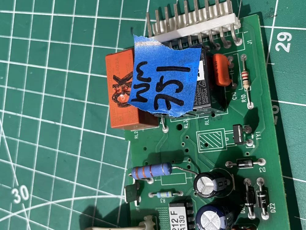 Jenn-Air D036-A130  202.26F  IDEC212 Refrigerator Dispensor Control Board