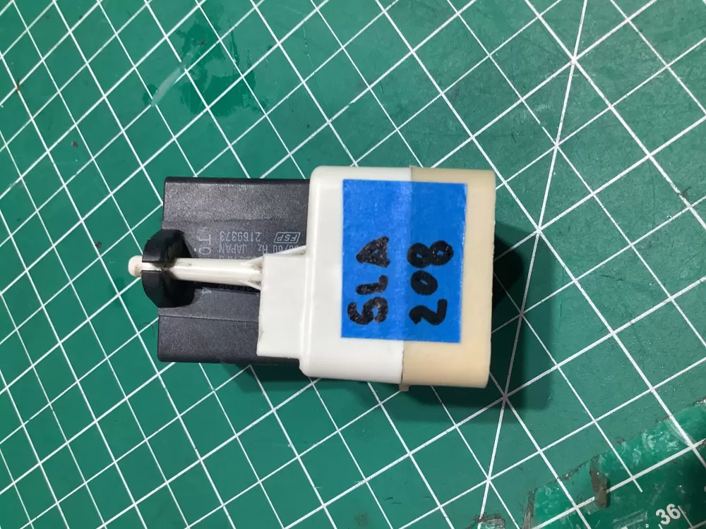 2302351 Kenmore Refrigerator Capacitor AZ154118 | SL208