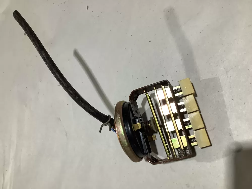 Maytag  2-05615  606-0111-00 WATER LEVEL SWITCH