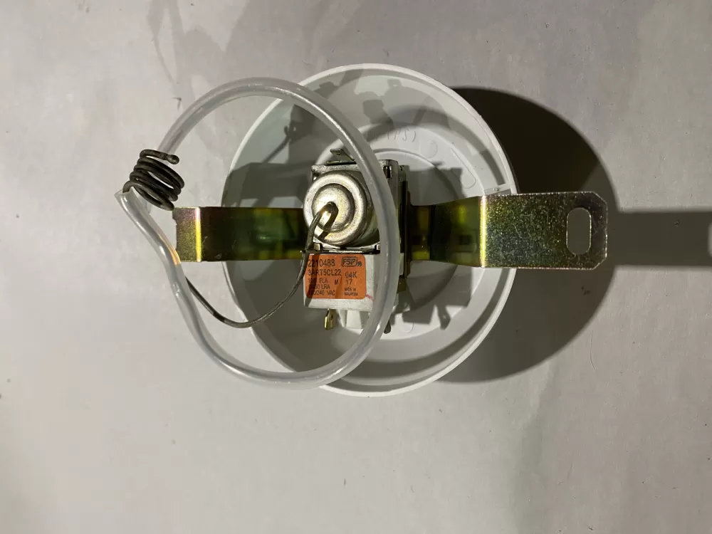 Whirlpool 2210488 Refrigerator Box AZ189949 | BK68