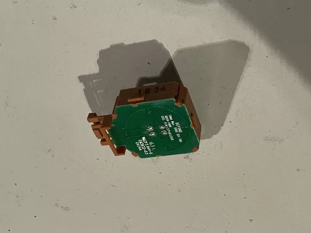 Frigidaire  Kenmore 137493300 Washer Control Board Selector Switch