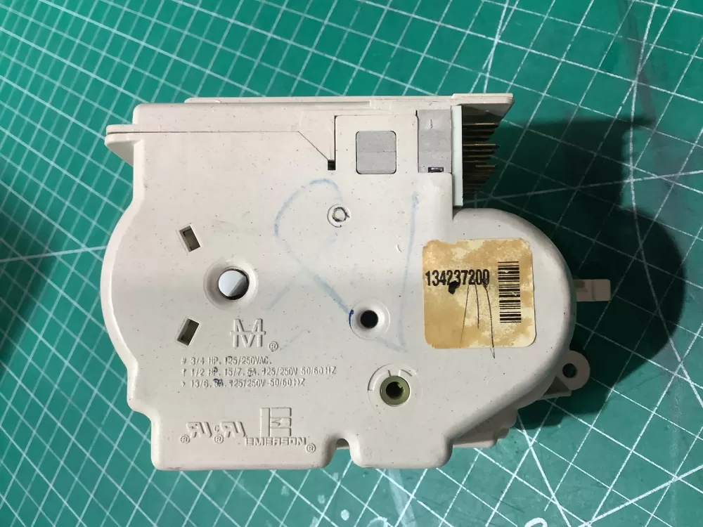 Frigidaire  Kenmore 134237200  AP3220654  1014374  134202300  AH815562  EA815562  PS815562 Washer Timer