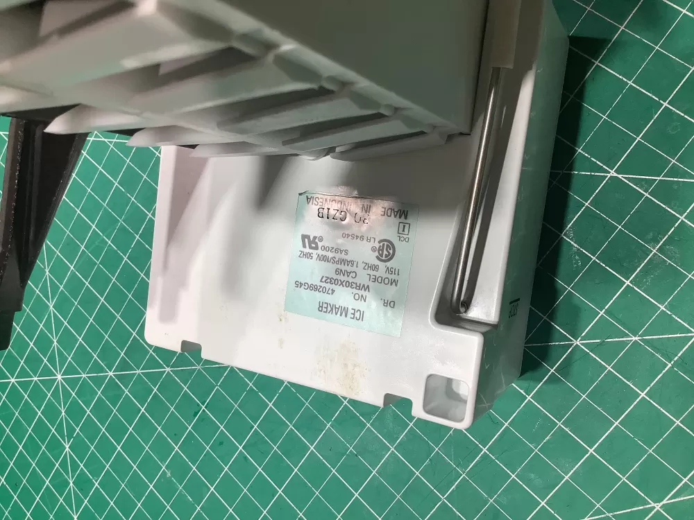 GE 470269G45 WR30X0327 ICE MAKER