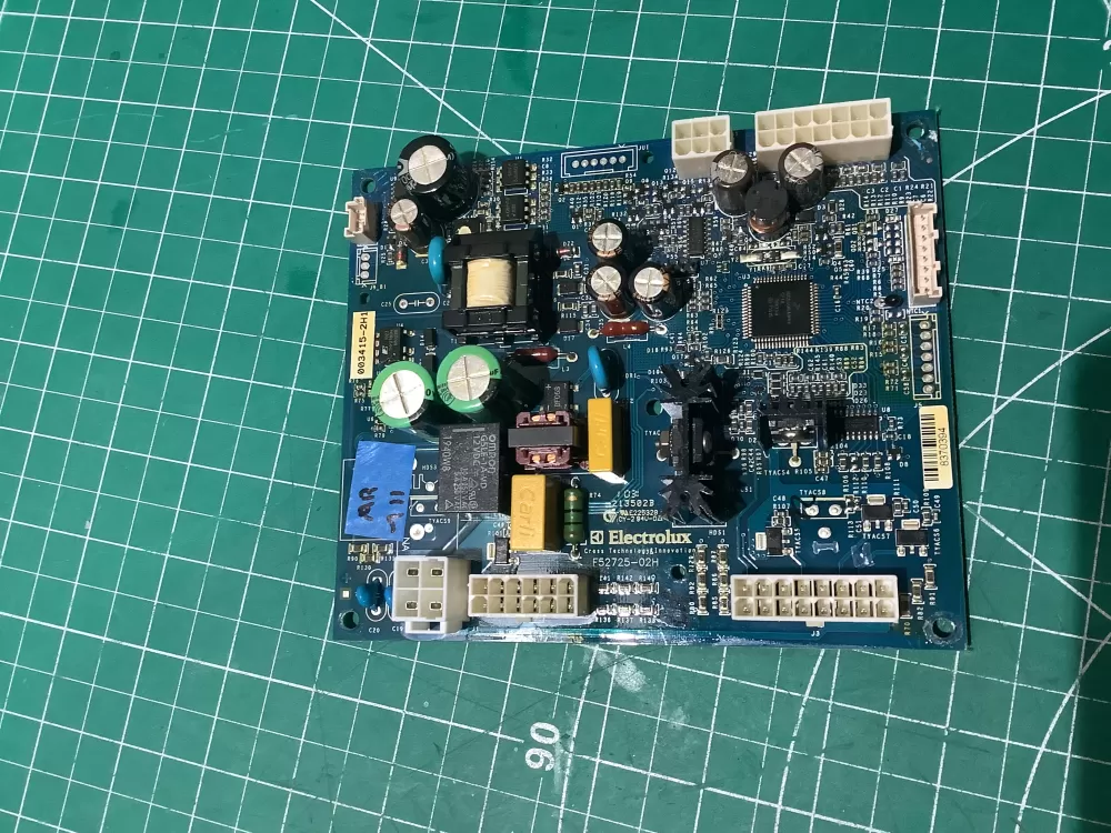 Frigidaire Electrolux F52725 02H Refrigerator Control Board AZ187836 | AR111