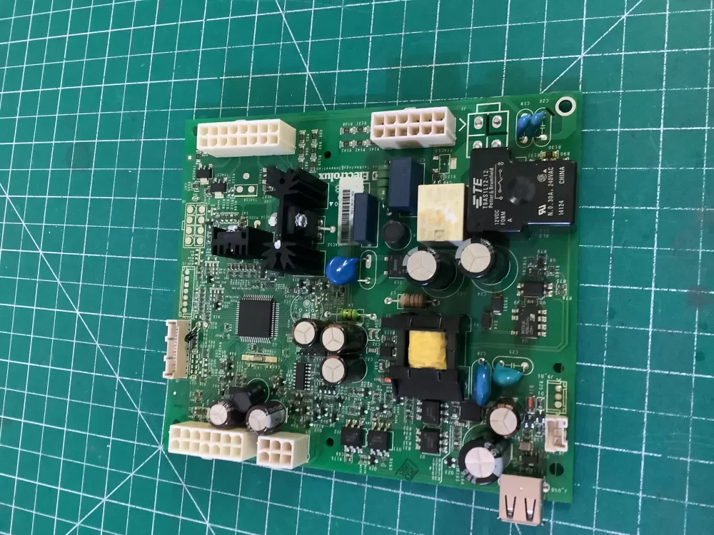 Frigidaire 5304497976 Refrigerator Main Control Board AZ205960 | NR583