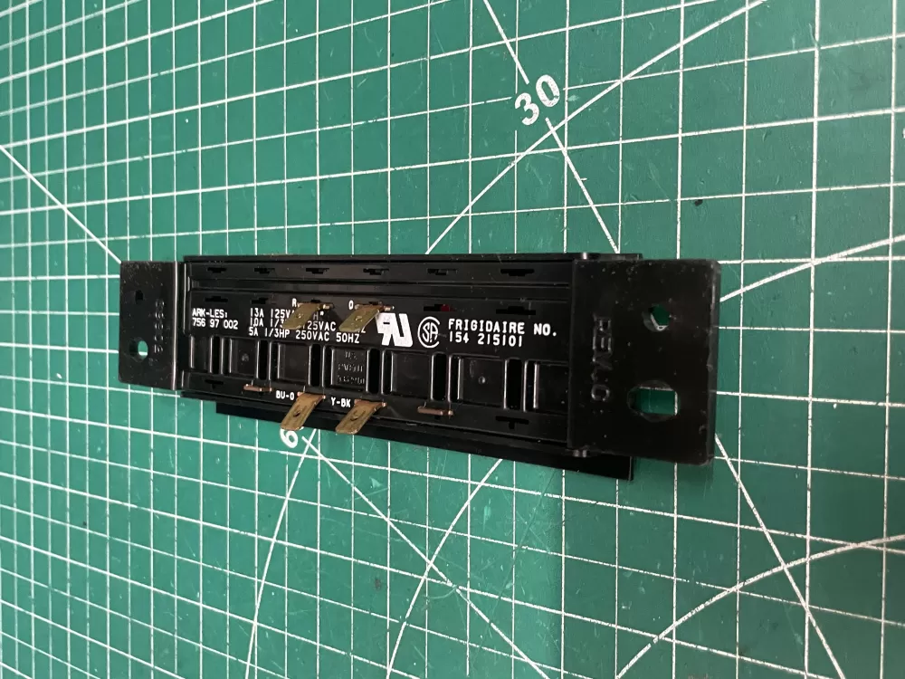 Frigidaire 756-97-002 Refrigerator Control Board Dispenser AZ211767 | Wm841