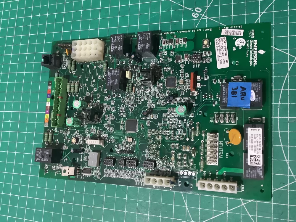 Goodman Amana PCBKF101 / 50C51-289-90 Furnace Control Circuit AZ194030 | ARV381