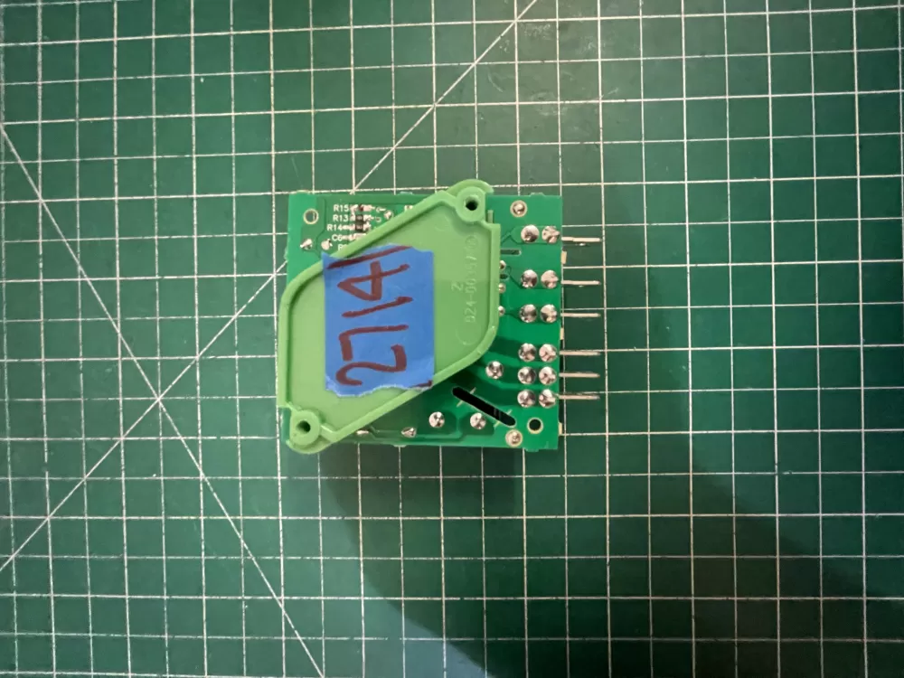 Whirlpool Kenmore 4388931 2303825 Refrigerator Control Board AZ187207 | KM2714