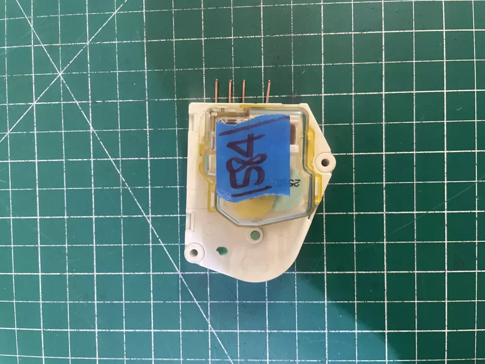 Whirlpool Kenmore W10822278 Refrigerator Defrost Timer AZ194250 | KM1584