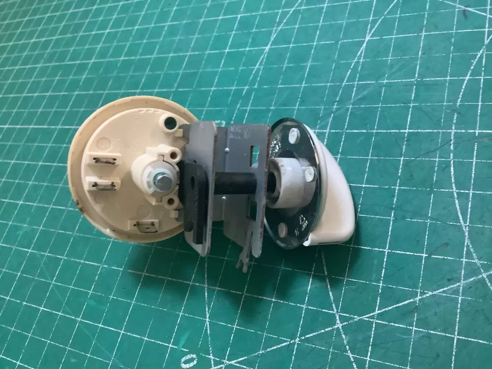 GE Washer WH12X10065 175D2290P028 Pressure Switch AZ220610 | SLA62