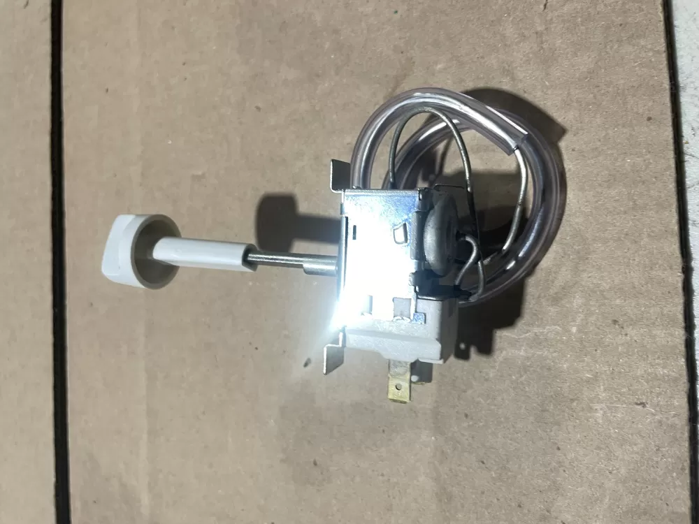 GE Hotpoint WR02X22913 Refrigerator Control Board Thermostat AZ78109 | Wm1356