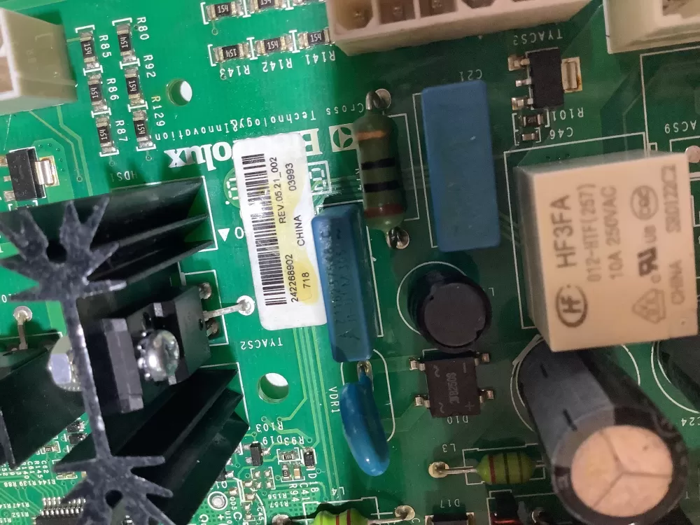 Frigidaire 242268902 Refrigerator Main Control Board AZ147884 | ZC2253