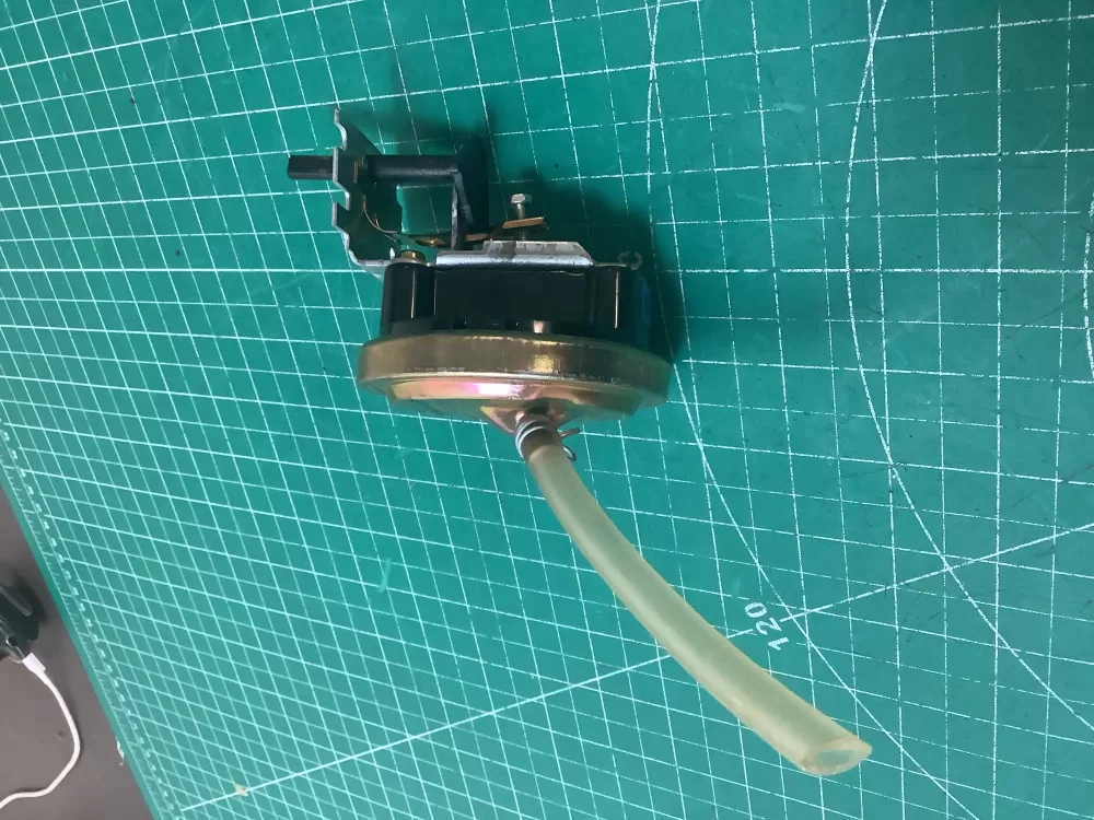 Kenmore Amana 738-873-3 Washer Water Level Switch AZ223227 | SLA125