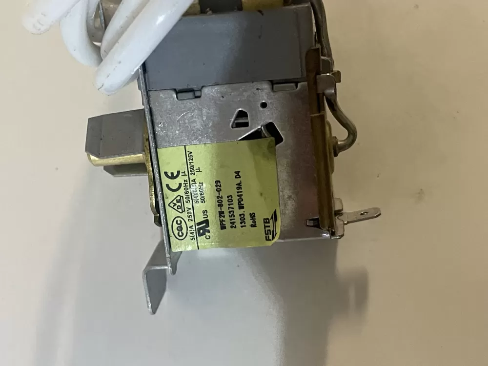 Frigidaire A07447101 Refrigerator Temp Control Thermostat AZ128944 | KM2134
