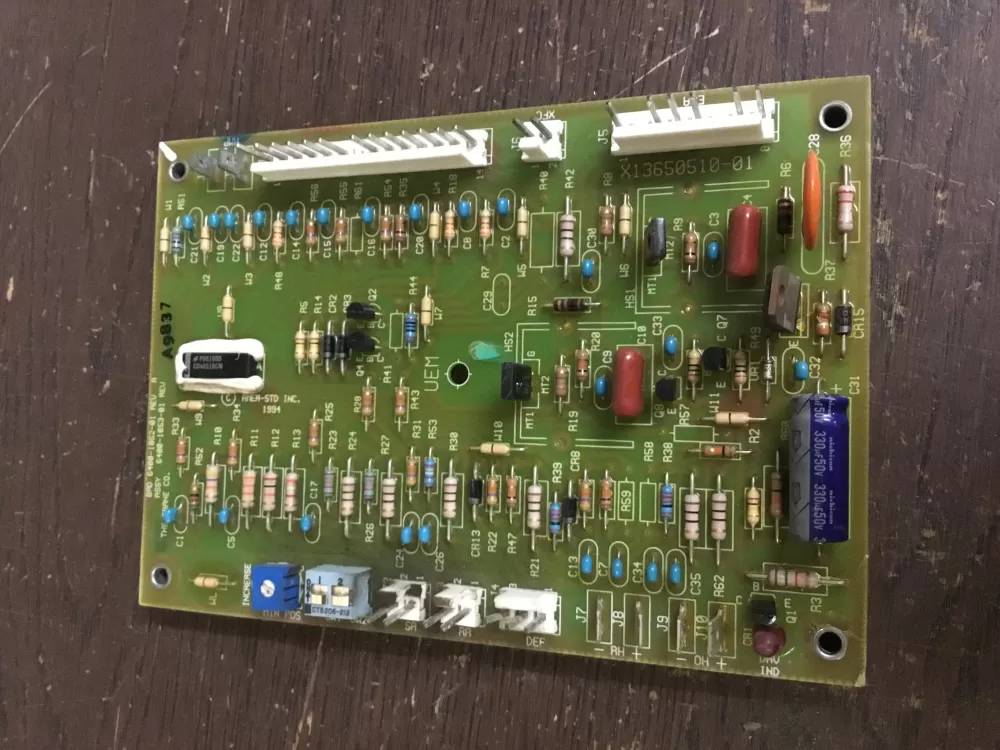 6400-1052-01 Trane Furnace Control Board AZ19557 | NR176