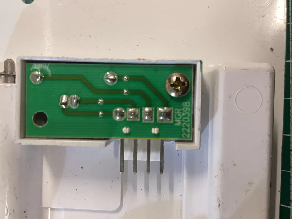 Whirlpool W10757851 4389102 Refrigerator Ice Control Board AZ209478 | Wm2058