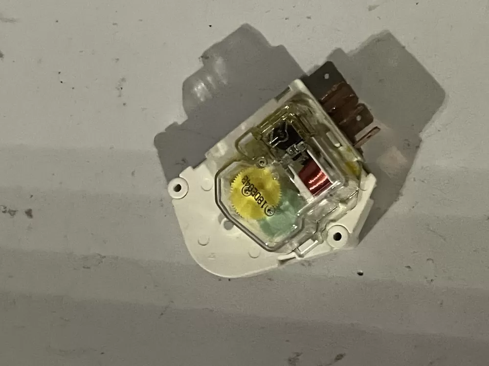 Frigidaire  Kenmore AP2111929 12762 215846602 00624728 00626234 00628510 00628518 0628510 08000559 08006054 08006992 08016919 08950148 215267800 215846605 215846606 240371001 241621501 3001671 3001701 3015909 3203657 4013391050 5300187484 5300628518 5301090474 5303203657 5303211155 5303211680 5303270622 5303275811 5303321133 5303321915 5304457327 5308006054 5308006992 624728 626234 628510 628518 8000559 8006054 8016919 8950148 C000062797 C62797 D007004112 DG187005 F000111695 G000187484 G172706 G174820 G186580 G187005 G187484 M1090167 M1090474 N8000559 R000900241 R000900764 R900241 PS423801 Refrigerator Defrost Timer