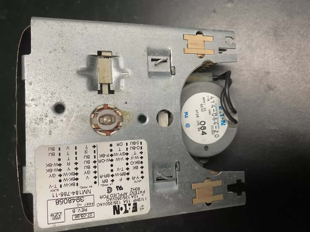 Whirlpool 3948058 Washer timer with knob