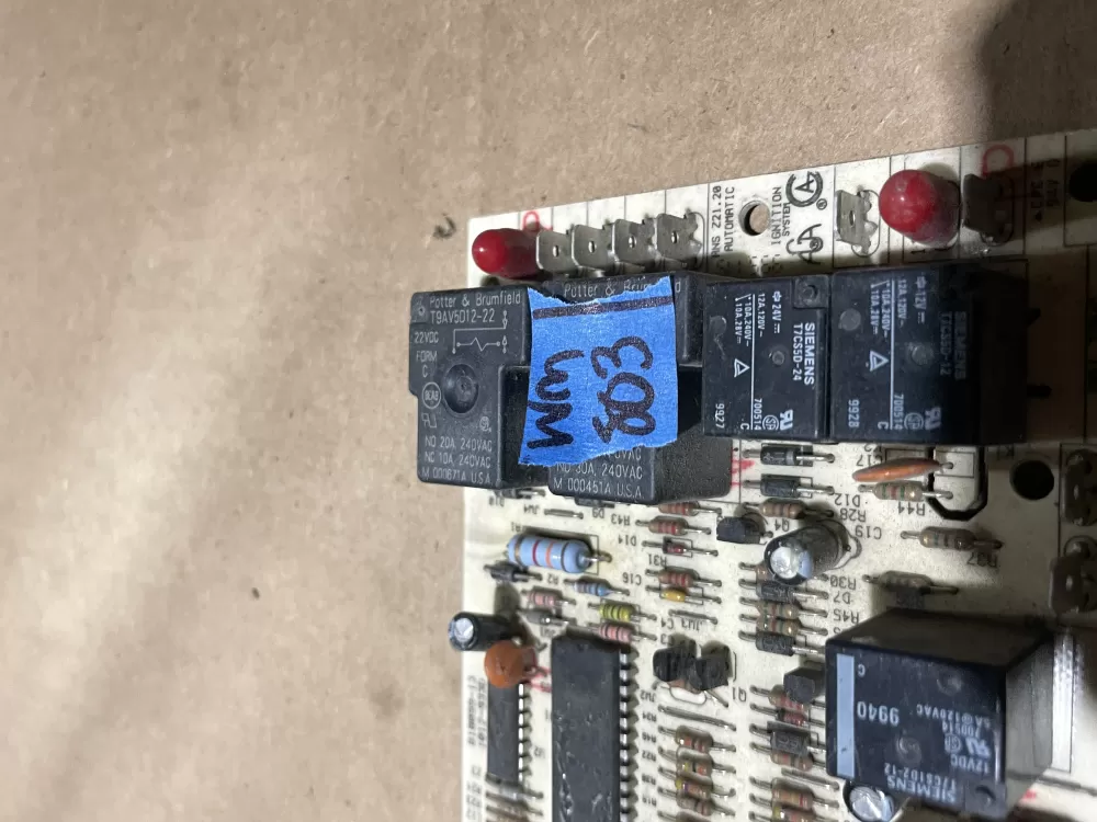 Goodman 1012-83-9335A Furnace Control Board Circuit AZ73449 | Wm803