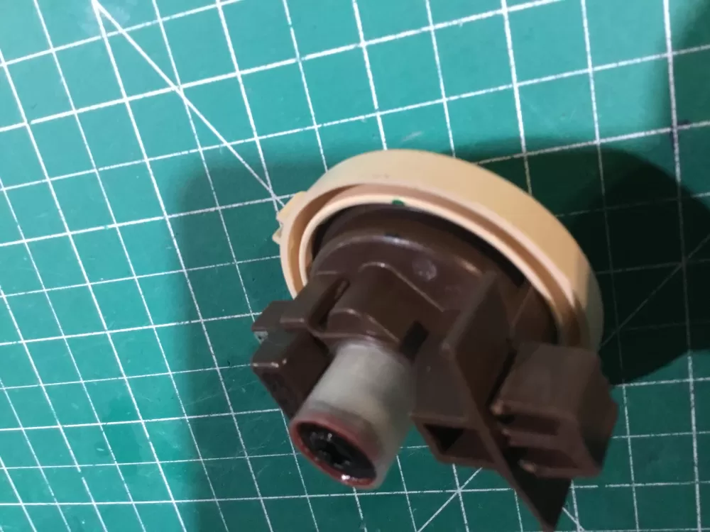 GE Samsung KS1B Washer DPS Pressure Switch Water AZ158514 | Sl94