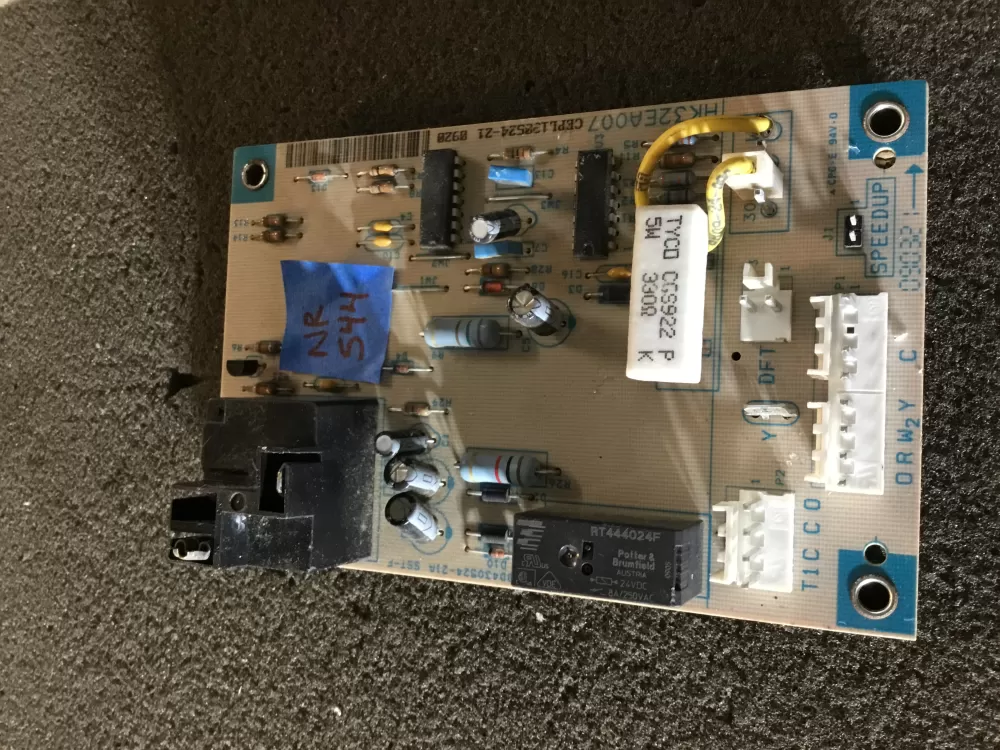 Carrier Bryant CEPL130524 21 Hk32ea007  Defrost Control Board AZ110082 | NR544