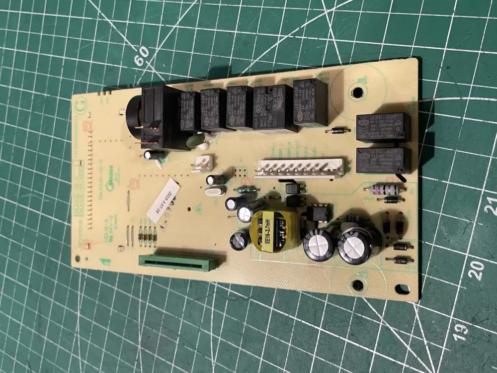 GE MD12001LB EMLAAGE-04-K 17170000008243 Microwave Control #