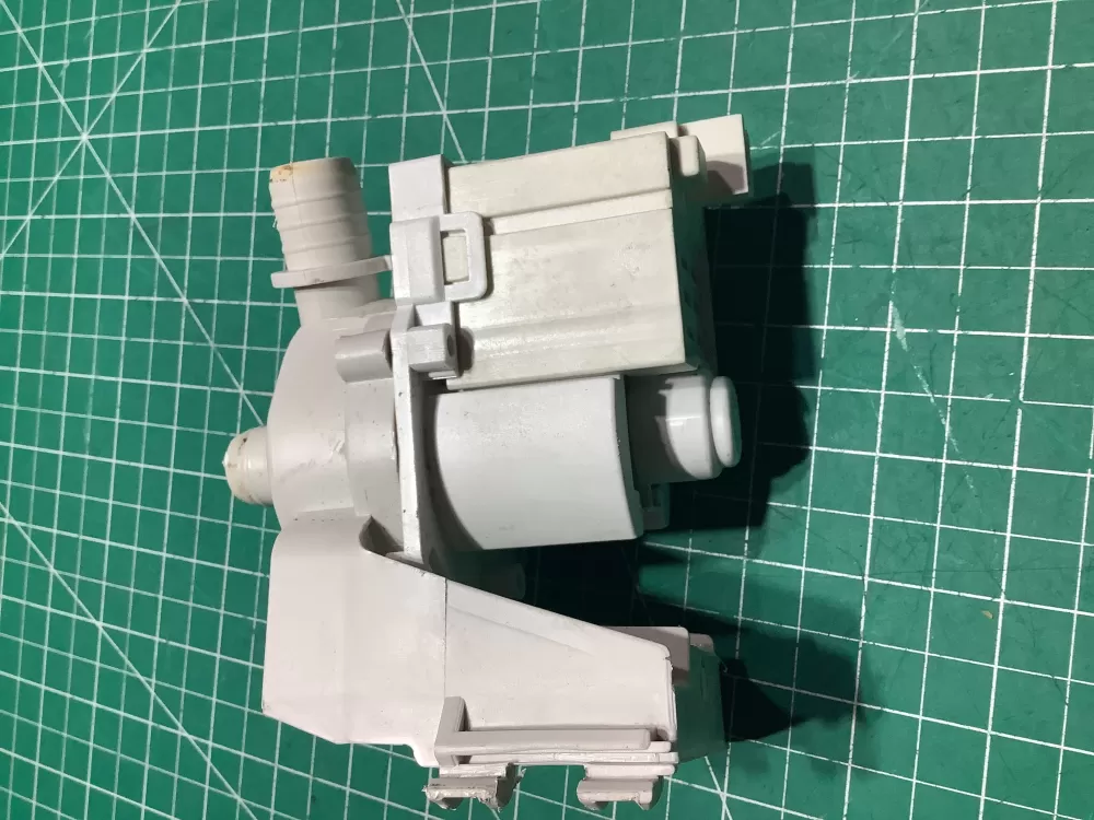 Electrolux A03632201 Washer Pump AZ144861 | SL272