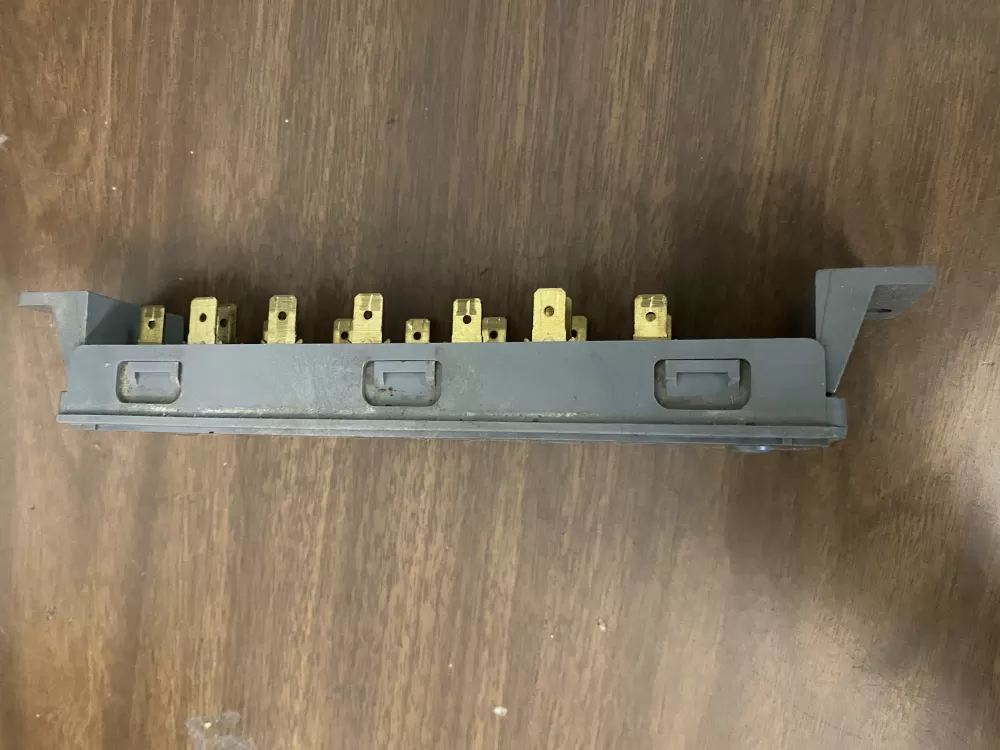 GE  General Electric 165D5576P025 Dishwasher Control Board Push Button Switch