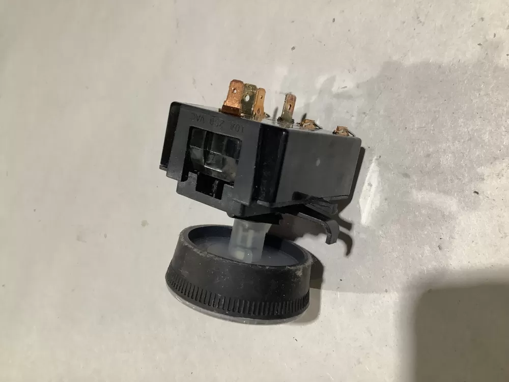 Maytag Whirlpool 8578352 Dryer Temperature Switch AZ110924 | Sl125