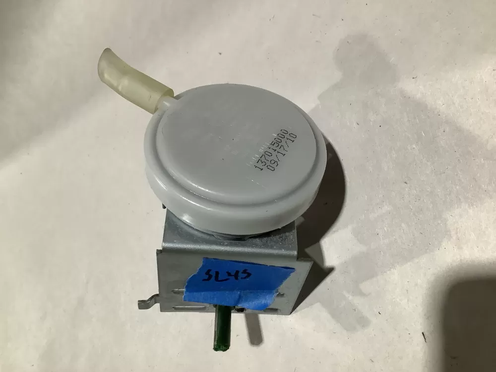 Frigidaire 137015000 Washer Pressure Switch AZ109756 | Sl45
