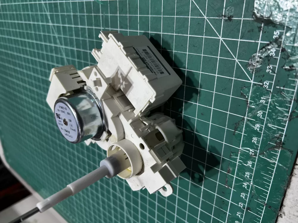 Whirlpool 5 001 22b Synchronous Motor 20v 9300 AZ160196 | Sl39