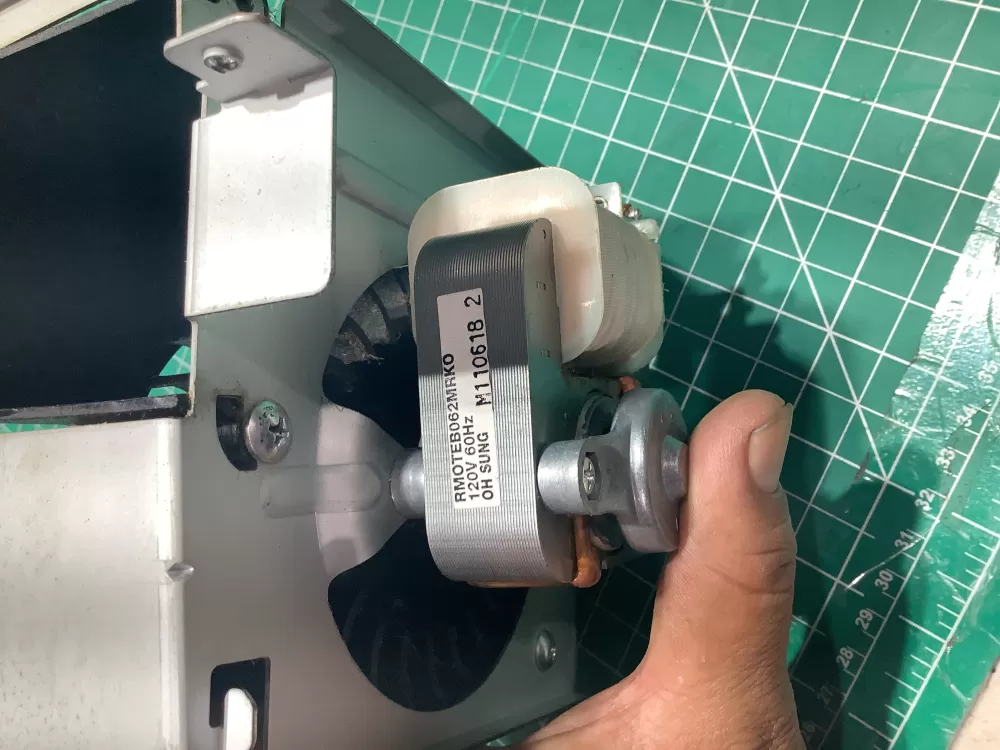 Bosch RMOTEB062MRKO  M110618 EXPERIENCED FAN/BLOWER