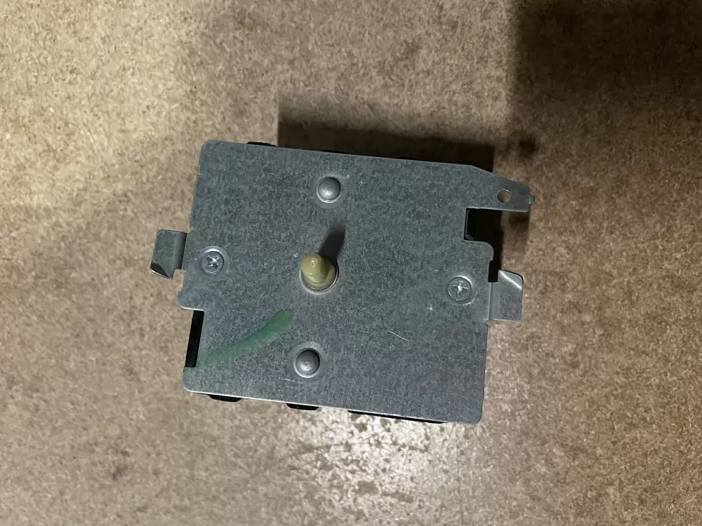 Hotpoint GE 212D1233P010 WE4M362 Dryer Timer AZ26540 | KM114