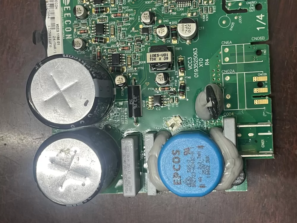 GE REFRIGERATOR CIRCUIT BOARD Part # VCC3 1157 01 219323004 AZ33158 | KM7