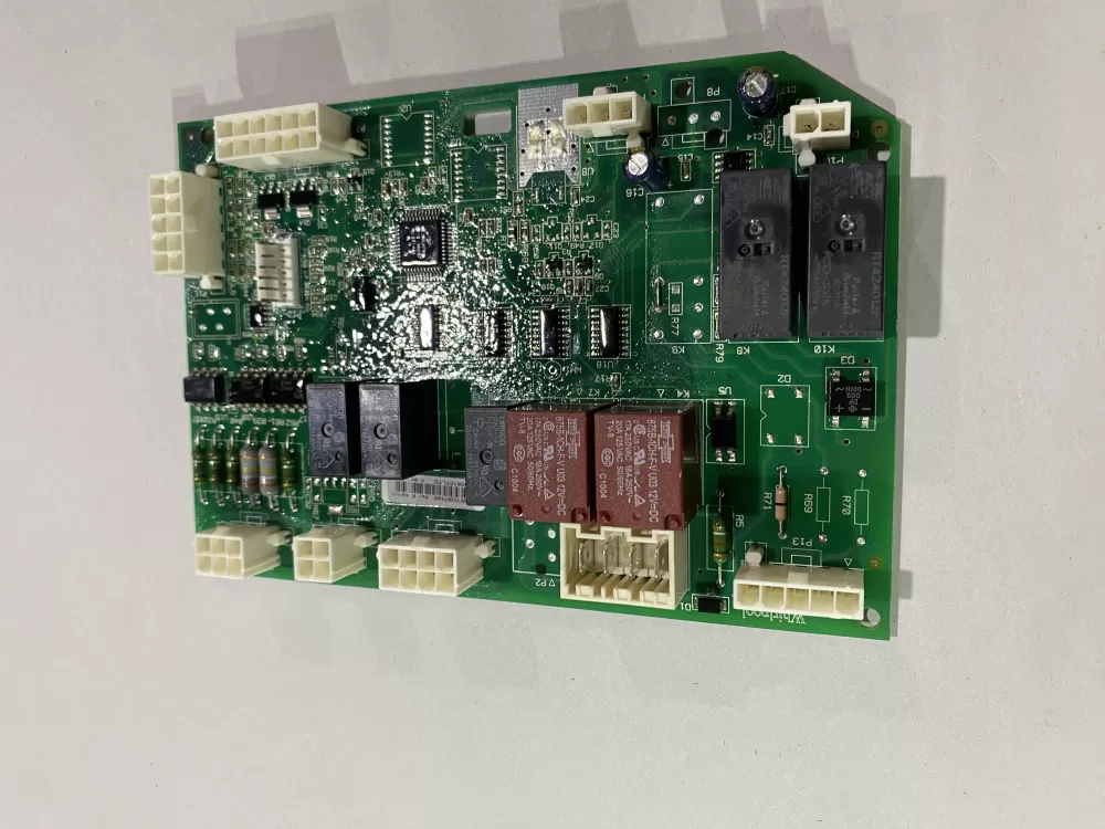 Whirlpool Maytag W10267646 Refrigerator Control Board AZ163955 | BK242