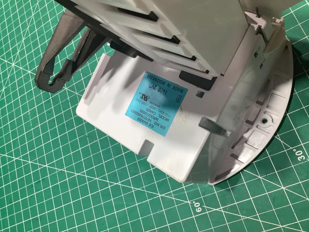 GE 197D7636G001 Refrigerator Ice Maker