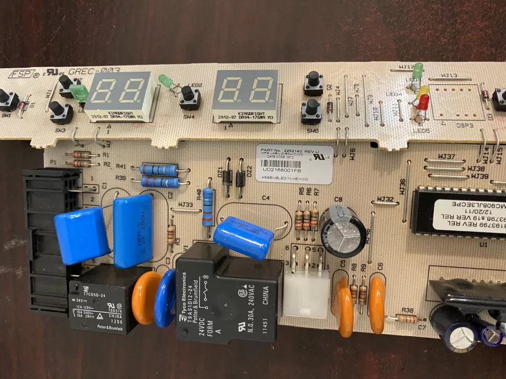 Whirlpool KitchenAid 2220512 8201658 Refrigerator Control Board AZ34405 | BK1703