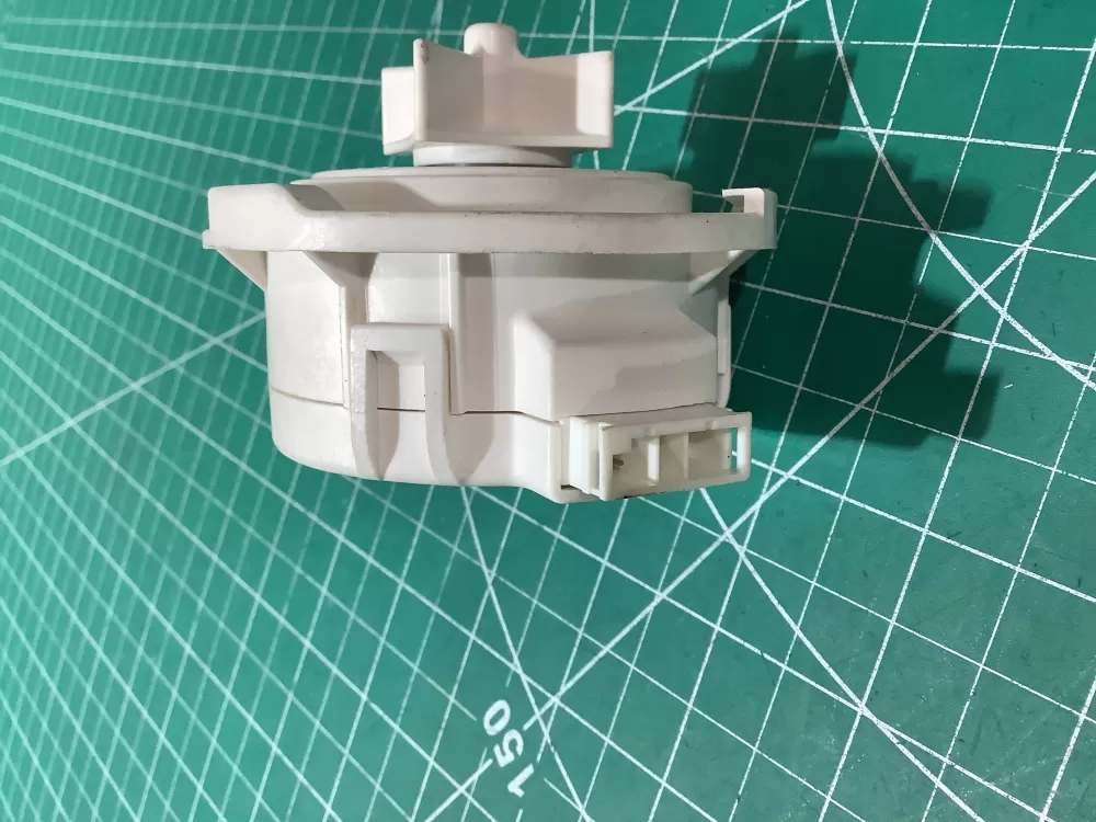 LG EAU62043407 Dishwasher Drain Pump AZ188520 | SL166