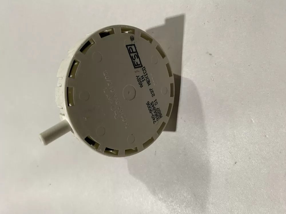 Whirlpool  KitchenAid  Kenmore AP4568366 1658886 3366845 3950420 W10339326VP W10339326 PS3408155 Washer Water Level Pressure Switch
