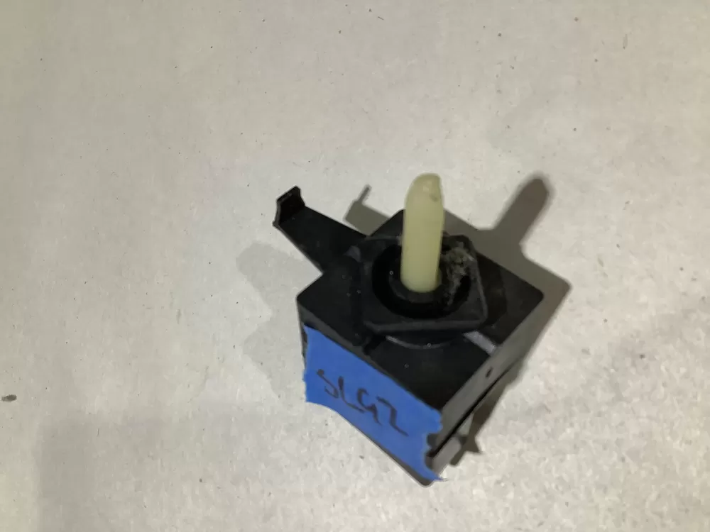 Maytag KitchenAid Kenmore AP6008373 Dryer Start Switch AZ102992 | Sl92