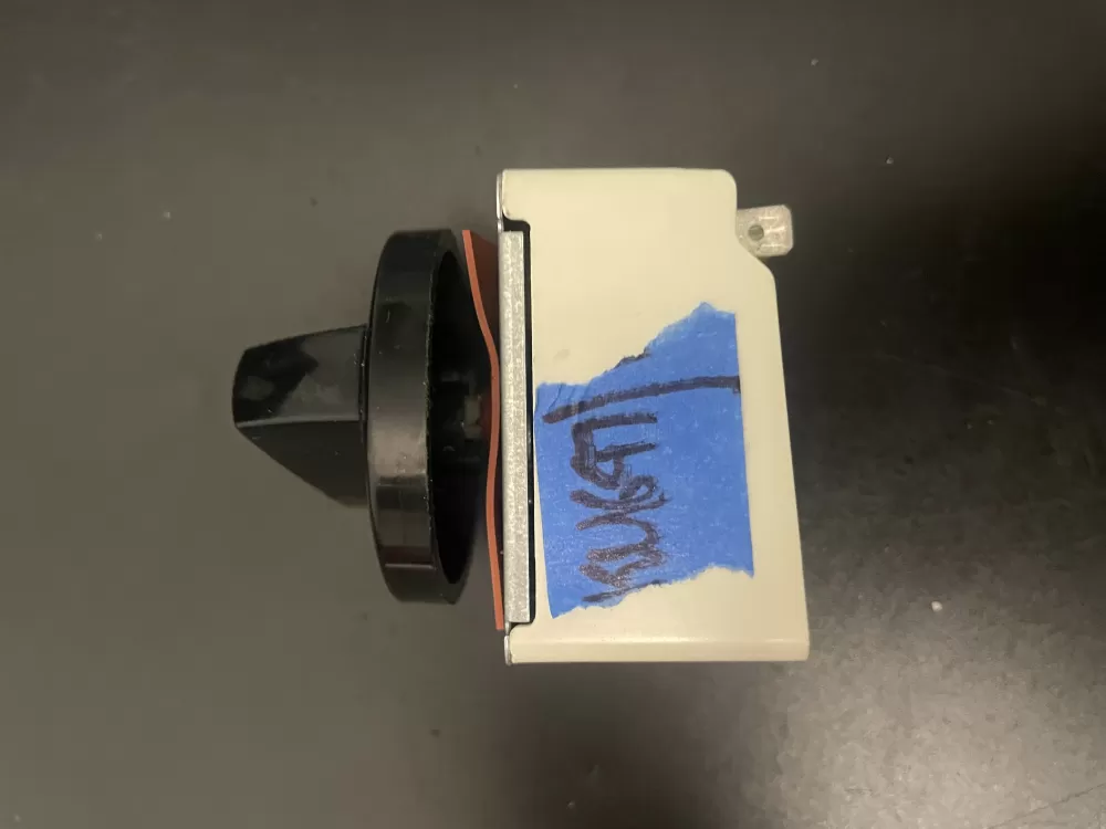 Whirlpool Range 7403P373-60 Switch AZ97766 | KM647