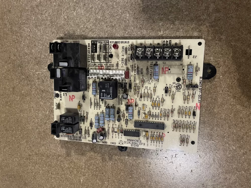 Carrier Payne CEPL130438-01 Furncace Control Board AZ24715 | KM349