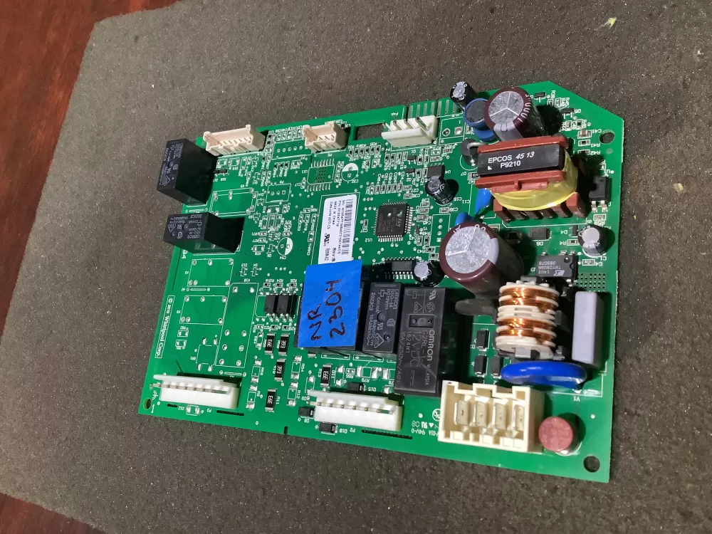 Whirlpool Maytag W10547719 Refrigerator Control Board AZ127607 | NR2304