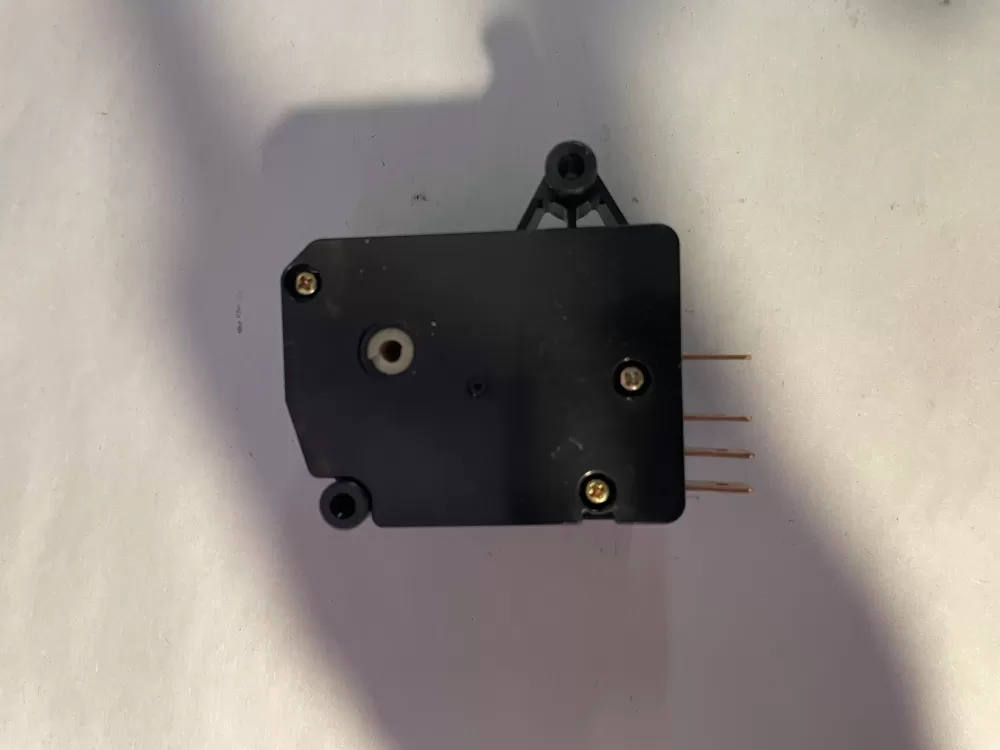 GE WR9X504 Refrigerator Defrost Timer AZ198353 | KM2728