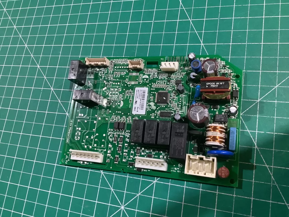 Whirlpool Maytag W10547719 Refrigerator Control Board AZ153105 | NR21