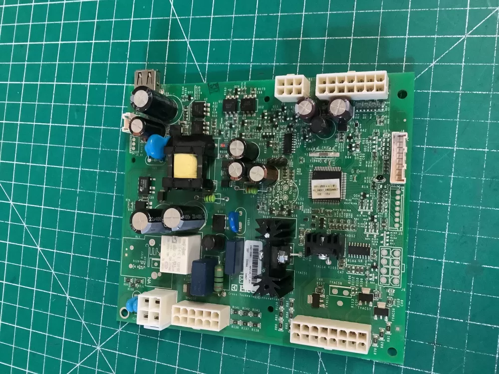 Frigidaire 242115361 5304498781 Refrigerator Control Board Main AZ227900 | NR195