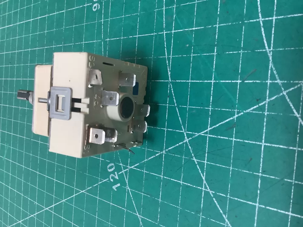 GE Oven WB24T10139 Infinite Control Switch AZ223239 | SLA125