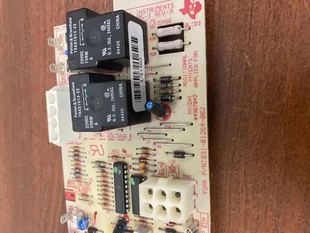 York Luxaire Coleman 031-01264-002 Furnace Control Board AZ45023 | BK1766