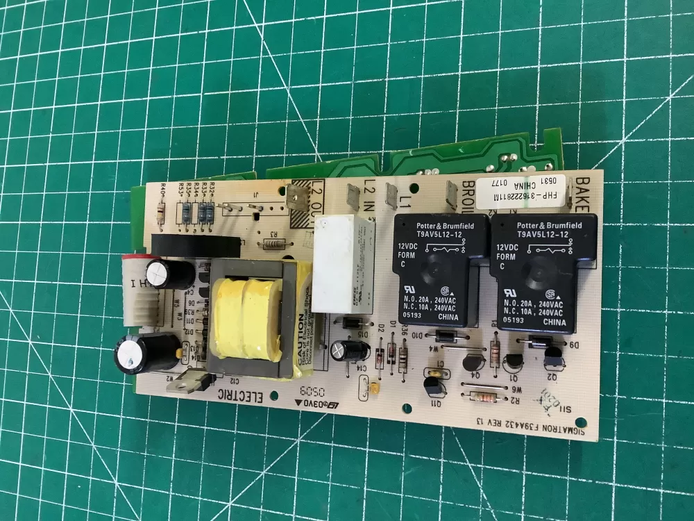 Kenmore Stove Control Board 316222811 316222811m. 141 46 AZ205051 | NR295